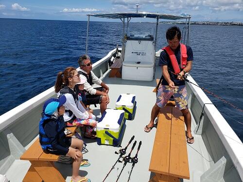 沖縄で釣り体験！家族、友達とボートフィッシングは『シーパーク北谷』