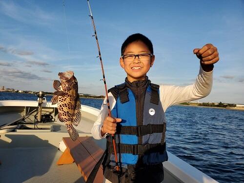 沖縄で釣り体験！家族、友達とボートフィッシング『シーパーク北谷』