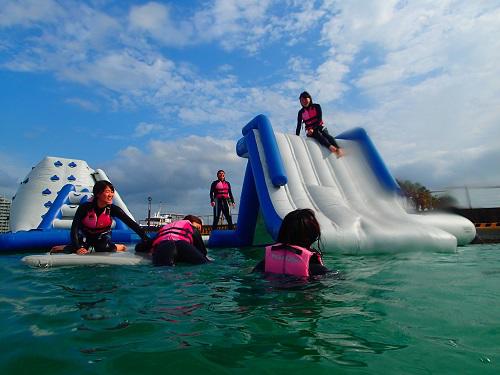 沖縄の海上アスレチック.JPG